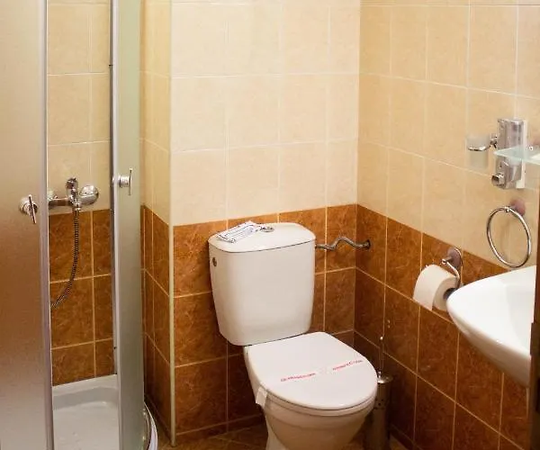 米特奥家庭酒店 酒店