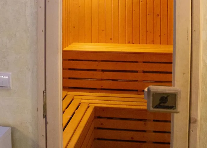 米特奥家庭酒店 酒店 切佩拉雷